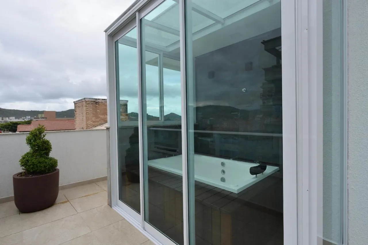 Hospedaria Home Suites Mariscal Bombinhas Casa de hóspedes